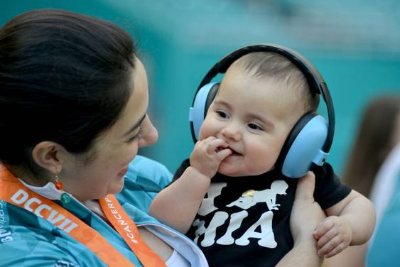 Cara Melindungi Pendengaran Anak Anda yang Berharga