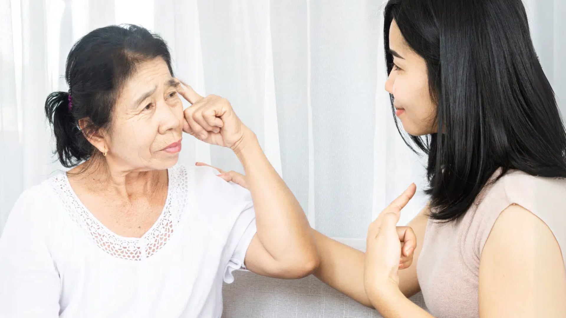 Apakah Gangguan Pendengaran Bisa Menjadi Tanda Awal Alzheimer?