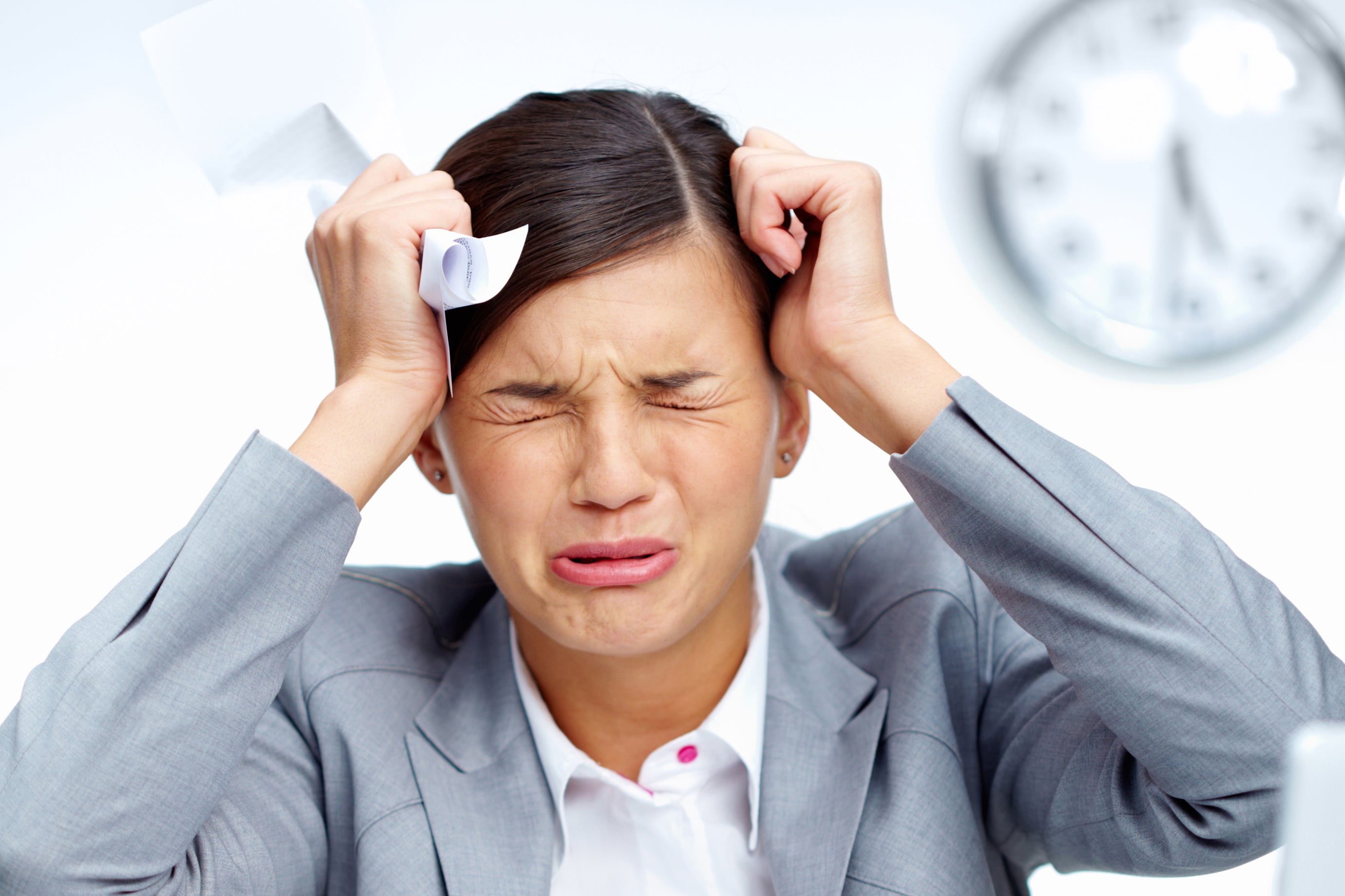 Stres dan Dampaknya terhadap Pendengaran: Tuli Satu Sisi, Gangguan Pendengaran dan Tinitus