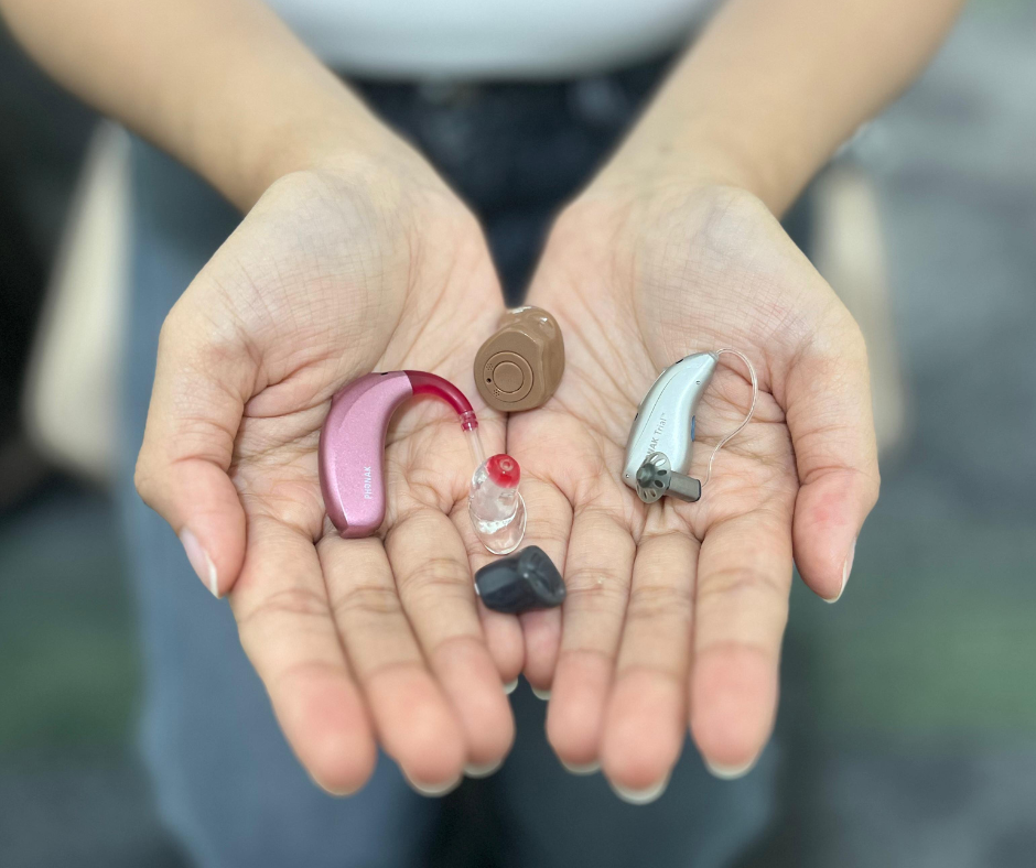 Phonak, ReSound, Signia, Oticon, atau Widex—Mana yang Paling Cocok untuk Anda?