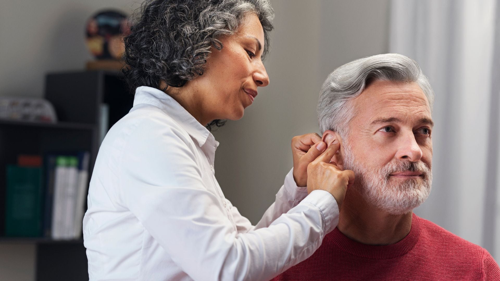 10 Tips for Adjusting to Wearing Hearing Aids for the First Time