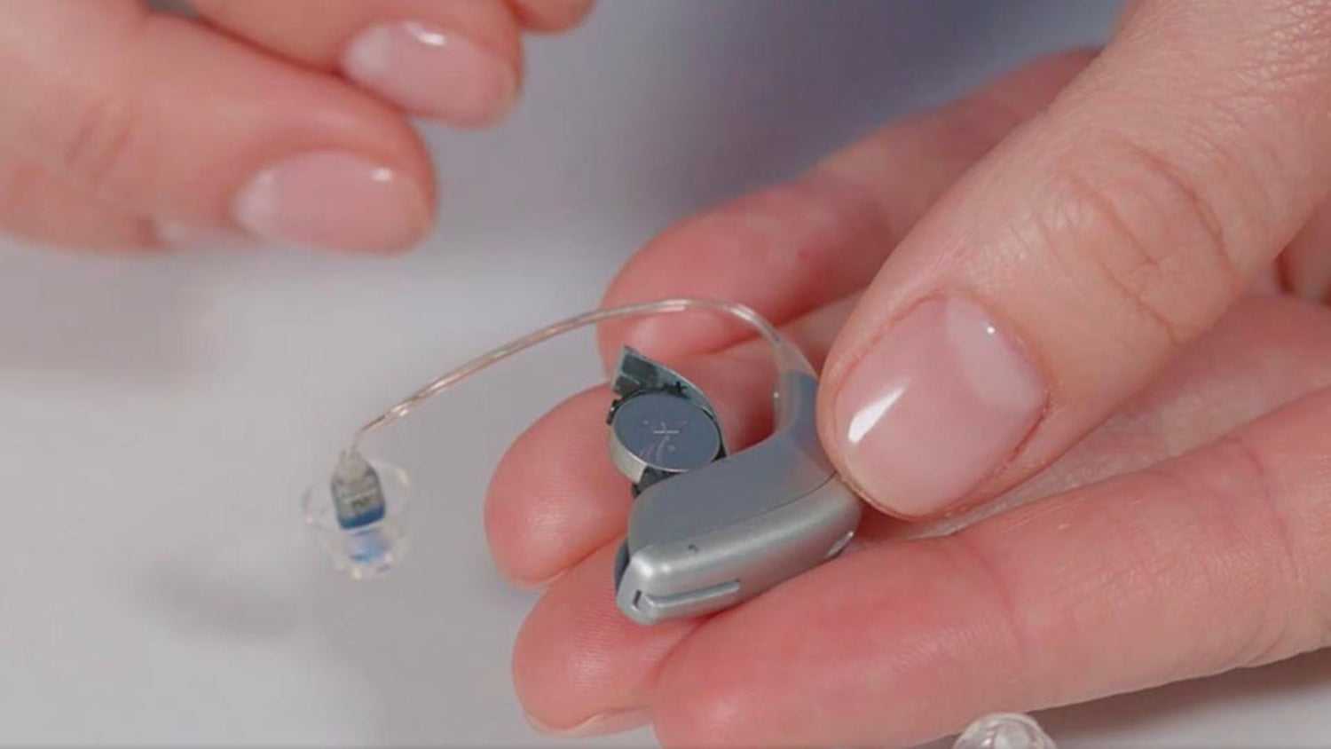 When to Opt for Battery-Powered Hearing Aids Over Rechargeable Models