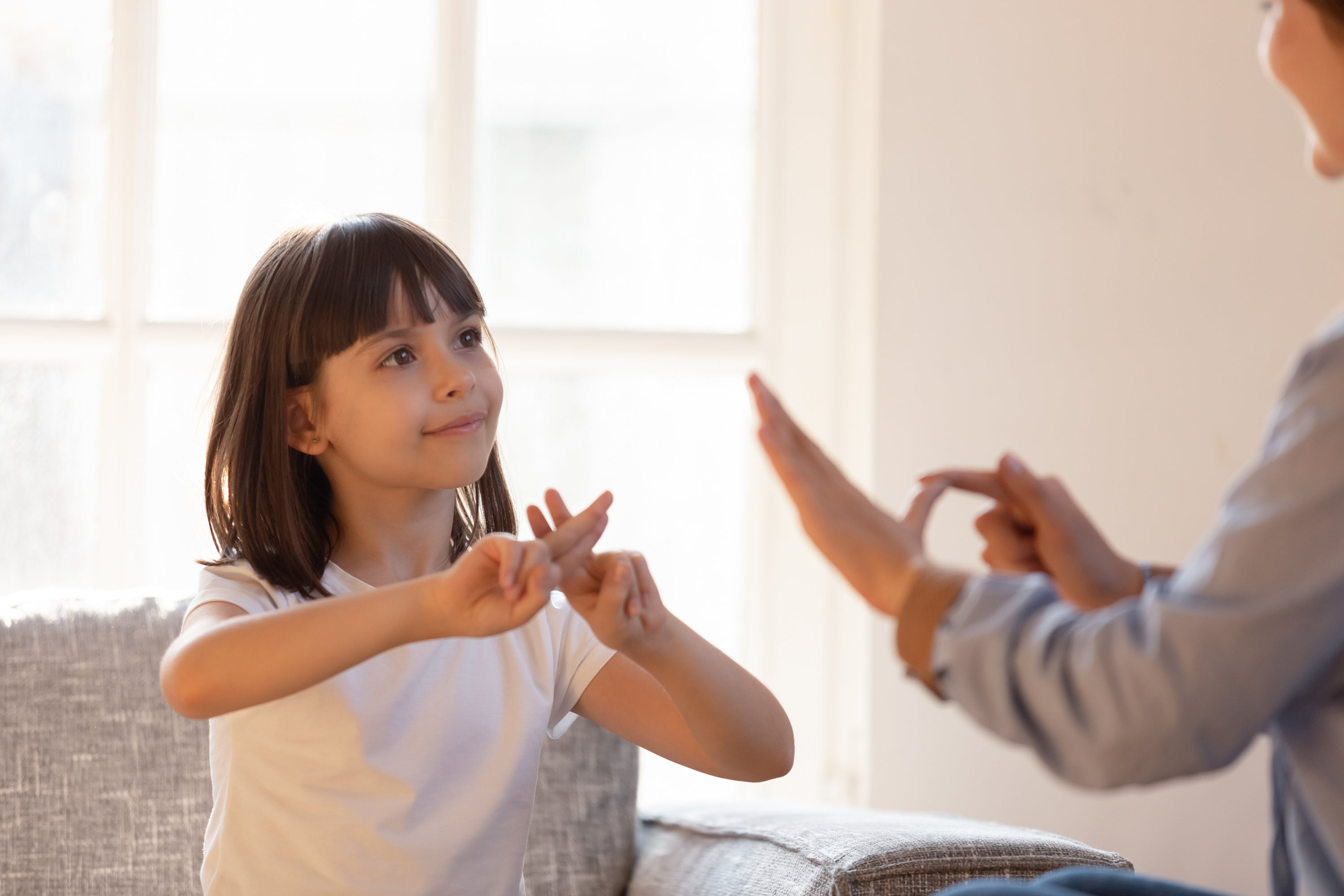 Apa Itu CODA? Memahami Anak-Anak yang Dibesarkan oleh Orang Tua Tuli